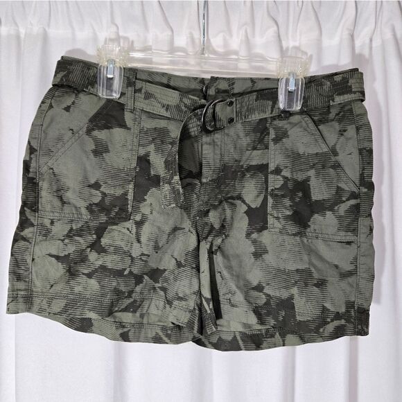Calvin Klein Women's Green Belted Shorts NWT Sz 10 - Picture 1 of 10